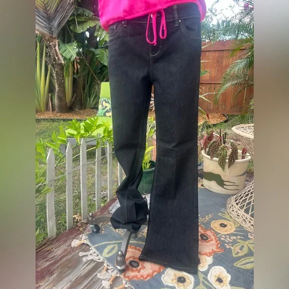 White House Black Market Dark Blanc Flare Jeans NWOT - Picture 1 of 8